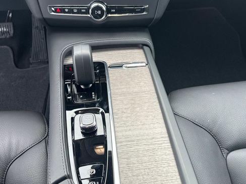 Certified 2024 Volvo V90 B6 Cross Country Plus image 24