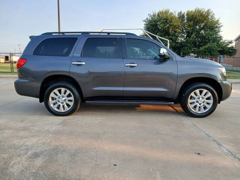 Used 2015 Toyota Sequoia Platinum image 4