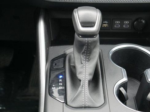 Used 2024 Toyota Highlander XLE image 23