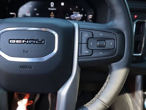 Used 2023 GMC Yukon XL Denali AWD/4WD image 20