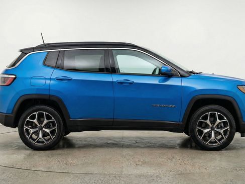 Used 2025 Jeep Compass Limited AWD/4WD image 11