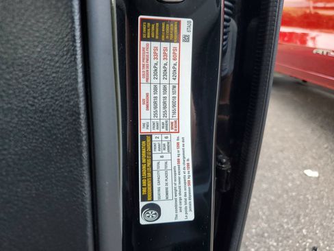 Used 2025 Nissan Pathfinder SL FWD image 31