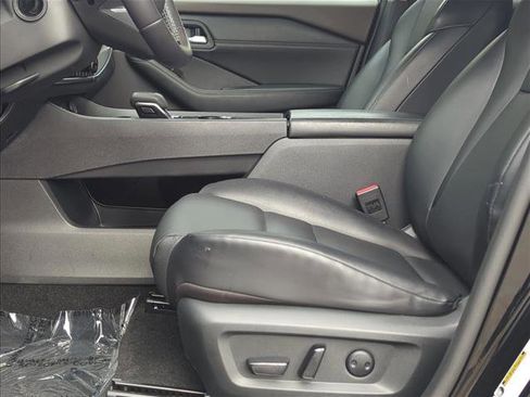 Used 2023 Nissan Rogue SV w/ SV Premium B Package image 20