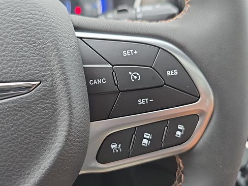 New 2026 Chrysler Pacifica Pinnacle image 21