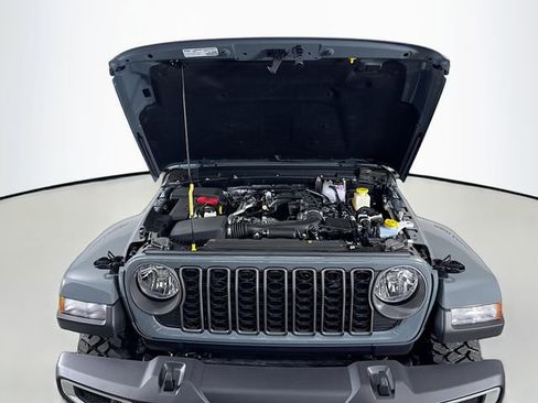 New 2025 Jeep Gladiator Sport image 27