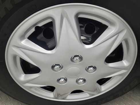 Used 2017 Kia Forte LX image 31