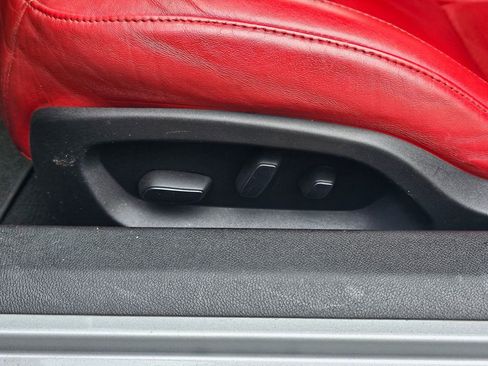 Used 2014 Chevrolet Corvette Z51 w/ 3LT Preferred Equipment Group image 17