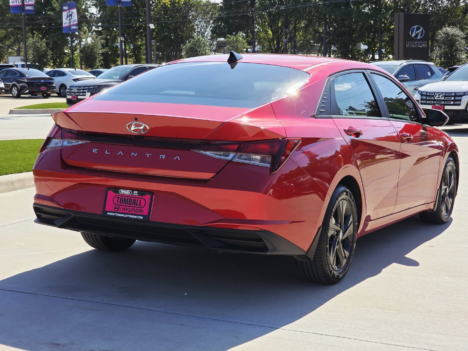 Used 2022 Hyundai Elantra SEL FWD image 7