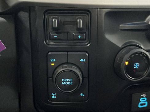 Used 2024 Ford F250 XL w/ 360-Degree Camera Package AWD/4WD image 30