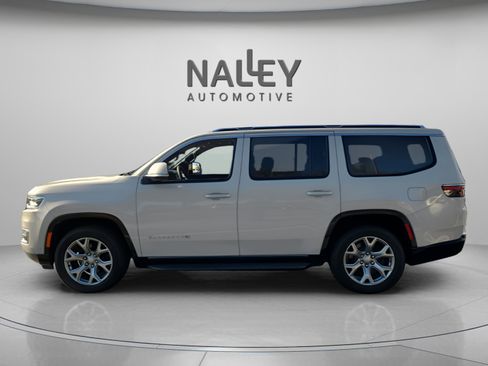 Used 2022 Jeep Wagoneer Series II w/ Rear Seat Video Group 1 image 2