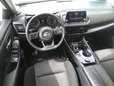 Used 2024 Nissan Rogue SV image 13