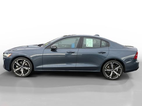 Used 2024 Volvo S60 B5 Plus image 2