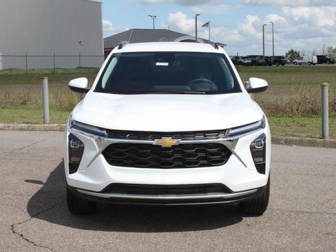 New 2026 Chevrolet Trax LT w/ Driver Confidence Package image 3