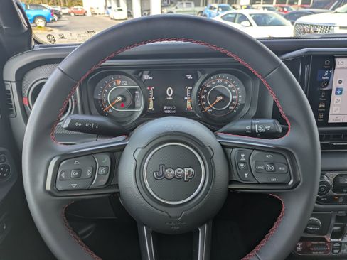 Used 2024 Jeep Gladiator Rubicon image 17