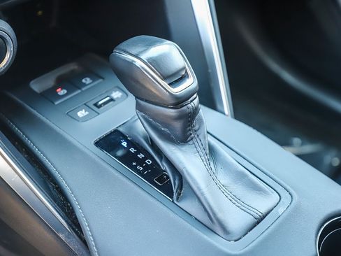 Certified 2023 Toyota Venza LE AWD/4WD image 19