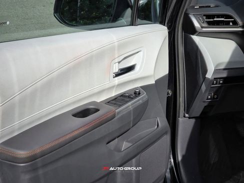 Used 2023 Toyota Sienna XSE AWD/4WD image 22