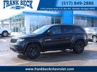 Used 2018 Jeep Grand Cherokee Laredo image 1