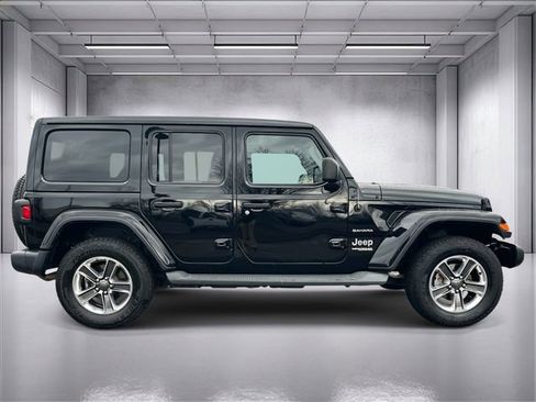 Used 2019 Jeep Wrangler Unlimited Sahara w/ Cold Weather Group image 2