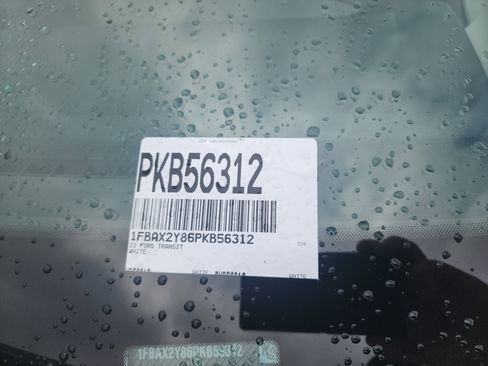 Used 2023 Ford Transit 350 XLT image 10