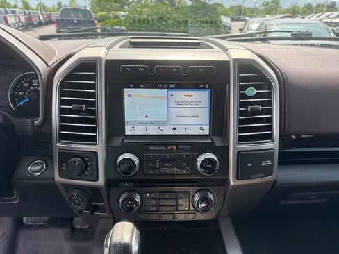 Used 2017 Ford F150 Platinum w/ Equipment Group 701A Luxury AWD/4WD image 18