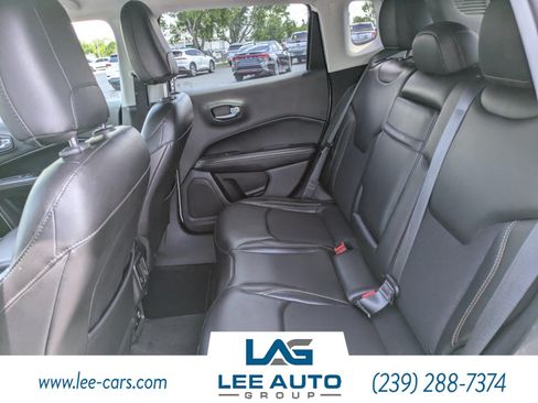Used 2018 Jeep Compass Latitude w/ Popular Equipment Group FWD image 11