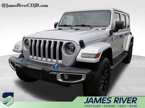 Used 2023 Jeep Wrangler Unlimited Sahara w/ Cold Weather Group AWD/4WD image 2