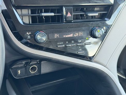 Used 2024 Toyota Camry SE image 28