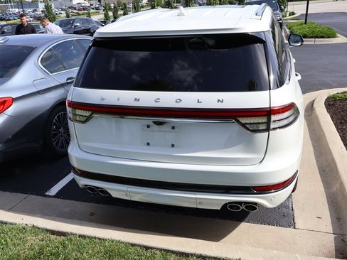 Used 2022 Lincoln Aviator Grand Touring w/ Equipment Group 301A AWD/4WD image 12