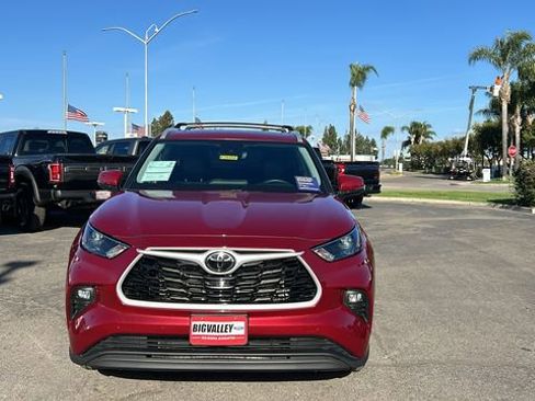 Used 2024 Toyota Highlander XLE image 9