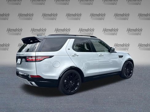 Used 2020 Land Rover Discovery Landmark AWD/4WD image 9