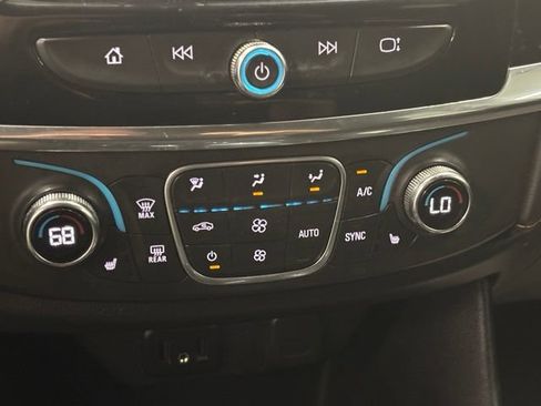 Used 2020 Chevrolet Traverse LT FWD image 29