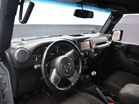 Used 2015 Jeep Wrangler Unlimited Sport AWD/4WD image 12