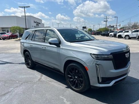 Certified 2024 Cadillac Escalade Sport w/ LPO, ONYX Package AWD/4WD image 4