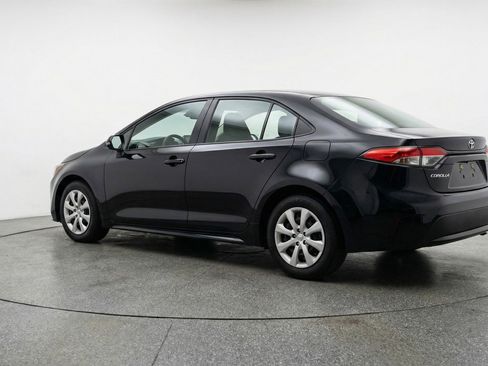 Used 2025 Toyota Corolla LE FWD image 6