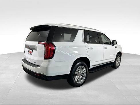 Used 2024 GMC Yukon SLT w/ SLT Premium Package AWD/4WD image 7