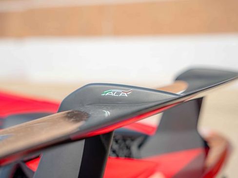 Used 2018 Lamborghini Huracan Performante AWD/4WD image 37