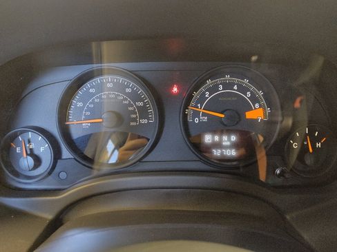 Used 2015 Jeep Patriot Latitude AWD/4WD image 23