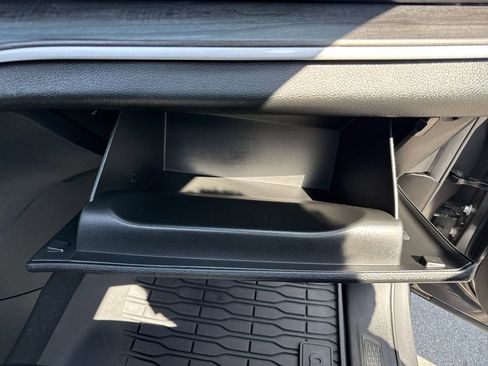 Used 2025 Jeep Grand Cherokee Limited w/ Luxury Tech Group II image 29