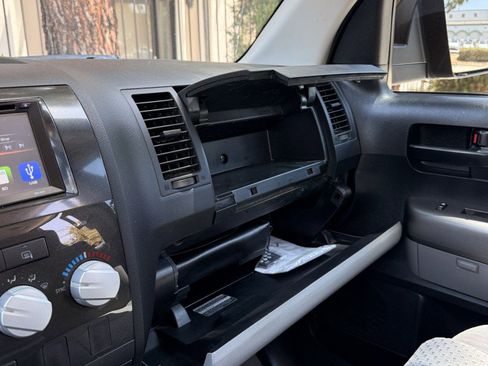 Used 2011 Toyota Tundra 4x4 Double Cab w/ Tow Pkg image 33