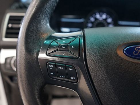 Used 2016 Ford Explorer XLT w/ Equipment Group 202A image 28