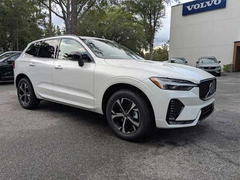 New 2026 Volvo XC60 B5 Core image 2