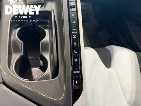 Used 2022 Chevrolet Corvette Stingray Premium Conv w/ Z51 Performance Package RWD image 22