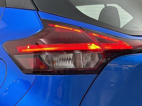 Used 2023 Nissan Kicks SR w/ Exterior Package FWD image 22