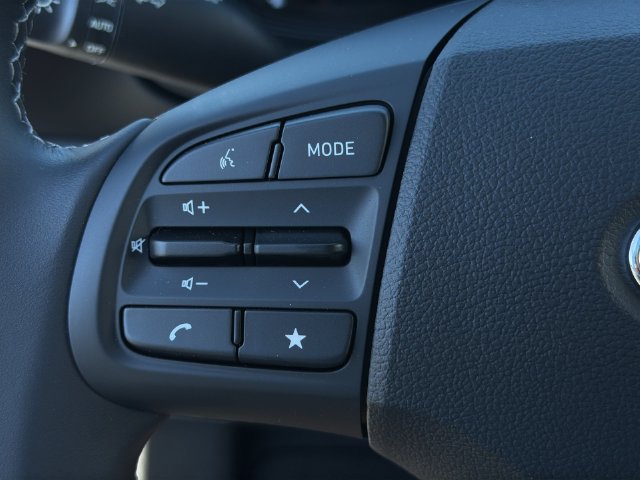 Used 2026 Hyundai Venue SEL FWD image 29