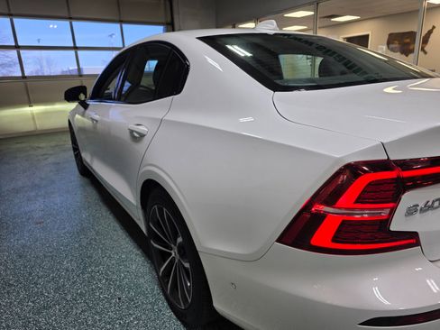 Used 2023 Volvo S60 T8 Plus image 10