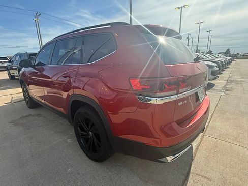 Used 2022 Volkswagen Atlas SE w/ Black Wheel Package FWD image 8