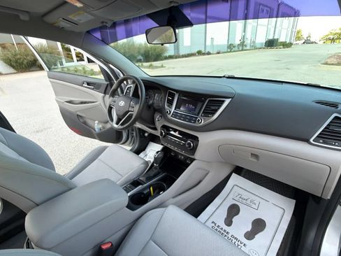 Used 2017 Hyundai Tucson Sport FWD image 34