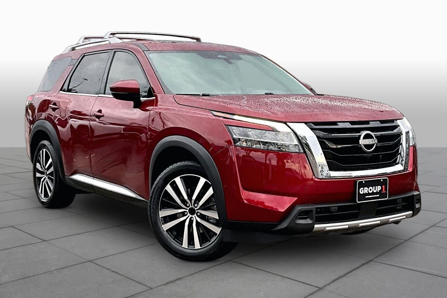 Certified 2023 Nissan Pathfinder Platinum FWD image 3