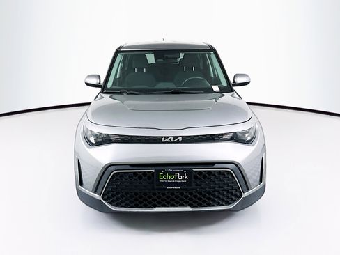 Used 2023 Kia Soul LX w/ Option Group 015 FWD image 2
