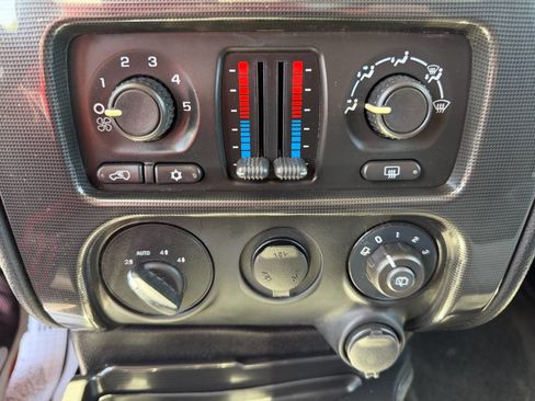 Used 2009 GMC Envoy SLE AWD/4WD image 20